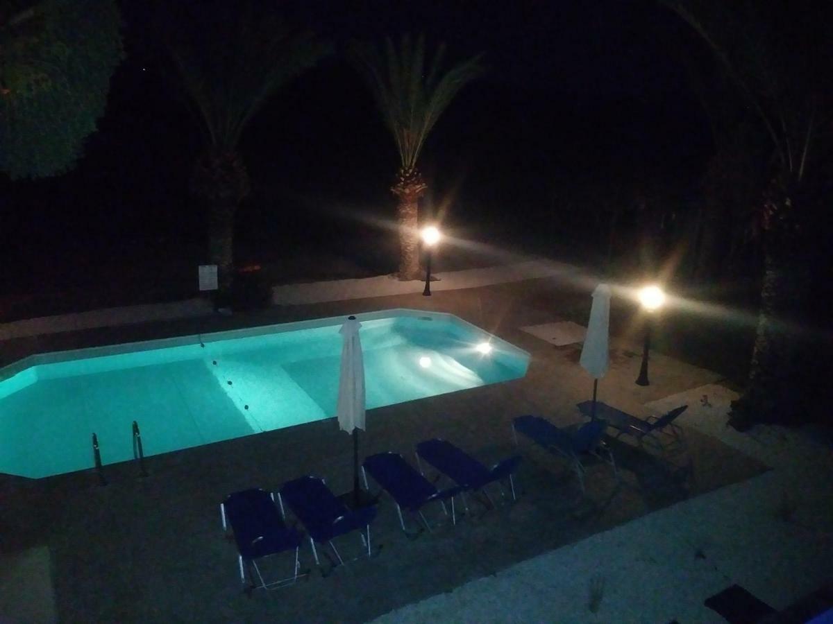 Argaka Palm Tree Apts Eksteriør billede